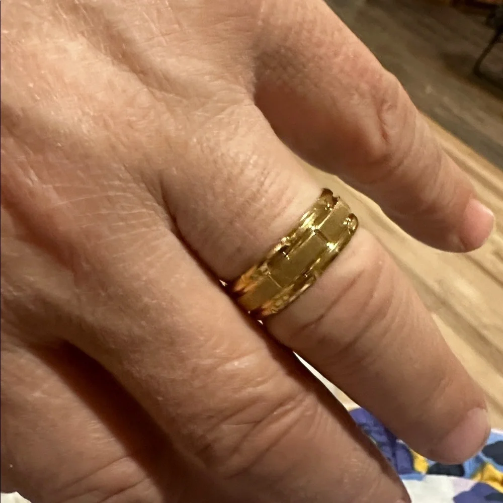 Gold Men's Patterned Band Ring - Gold Color